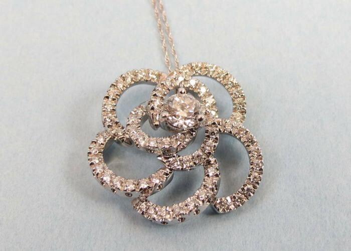 Diamond flower pendant necklace